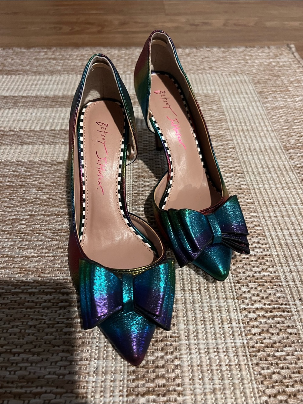 Betsey Johnson Iridescent Pointed-Toe Bow Pumps - Teal/Green/Blue/Purple - Picture 4 of 4